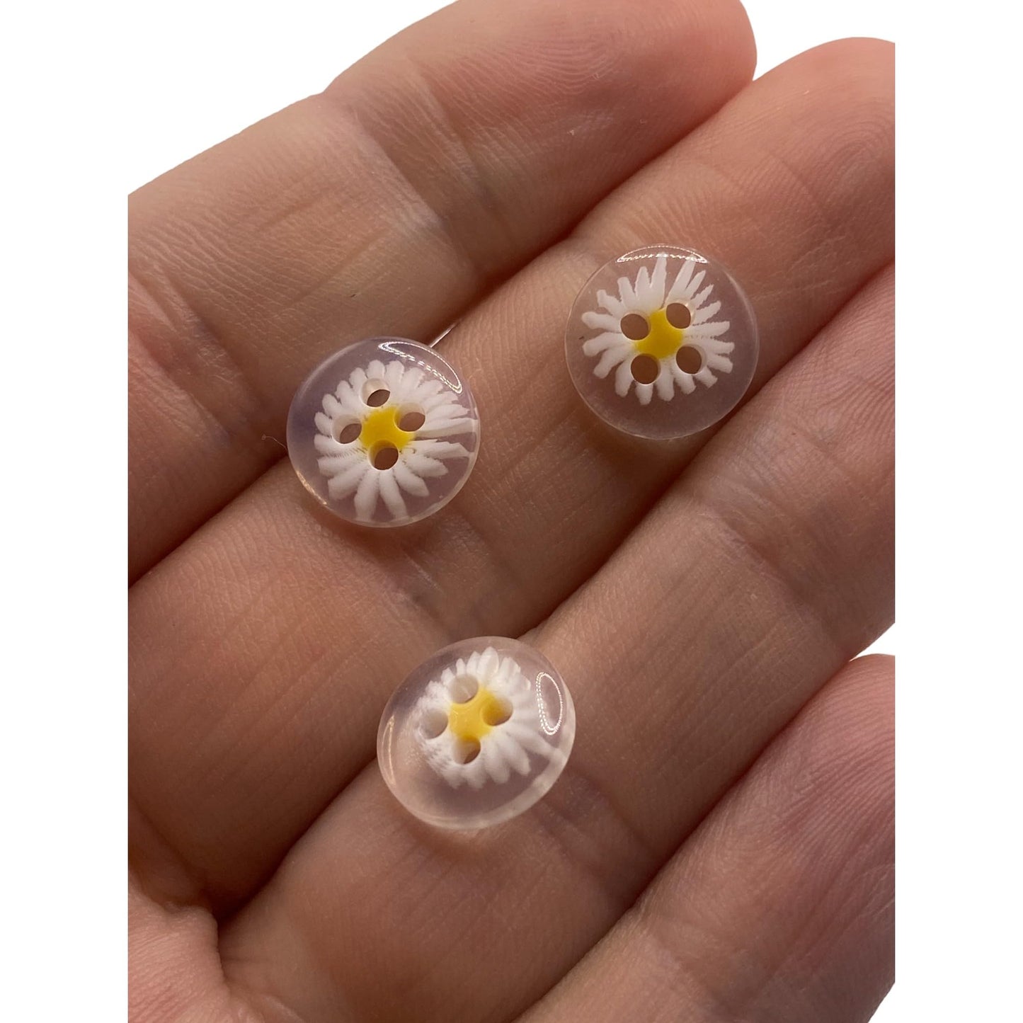 KnitForLess Clear Resin Daisy Flower Buttons 11.5mm 4 Hole for Sewing Knitting Jewellery Making Craft Projects Home