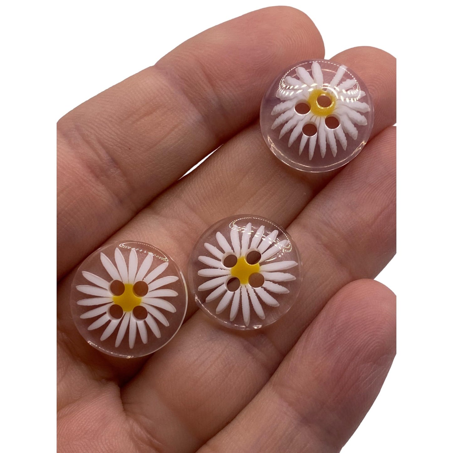 KnitForLess Clear Resin Daisy Flower Shaped Buttons 18mm 4 Hole for Sewing Knitting Jewellery Making Craft Projects