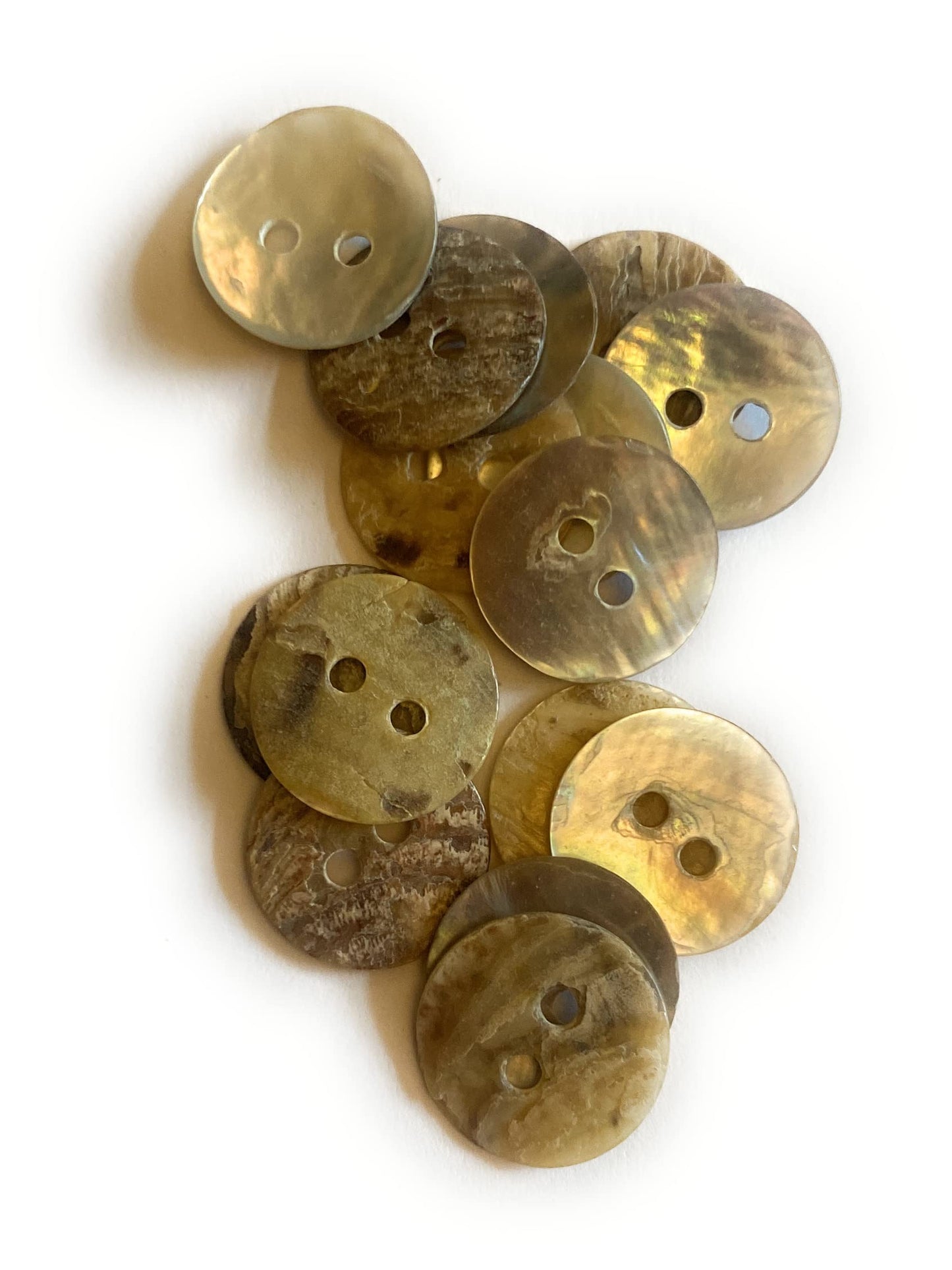 KnitForLess 20Pcs Mother of Pearl Shell Buttons 2 Hole Knitting Crafts Scrapbook 10/12/15/18/20mm