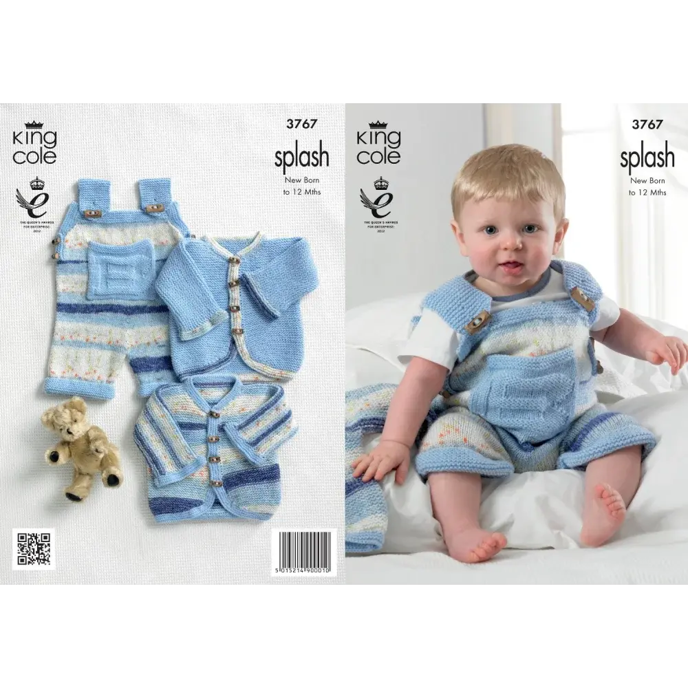 Knitted baby clothing set.