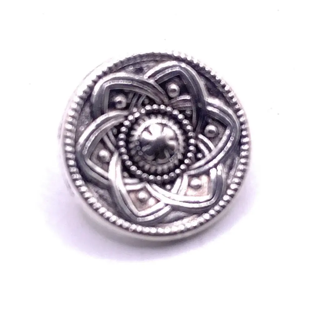 Silver Celtic knot button.