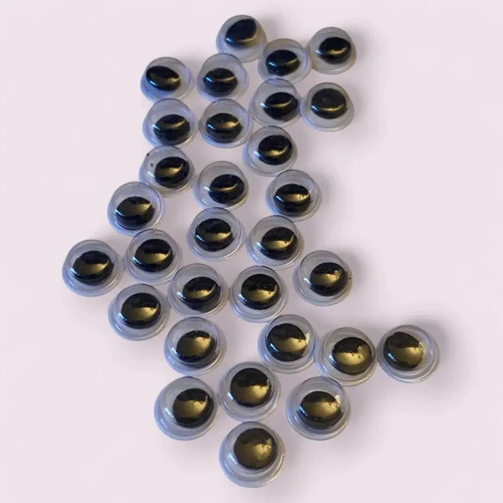 Pile of googly eyes.