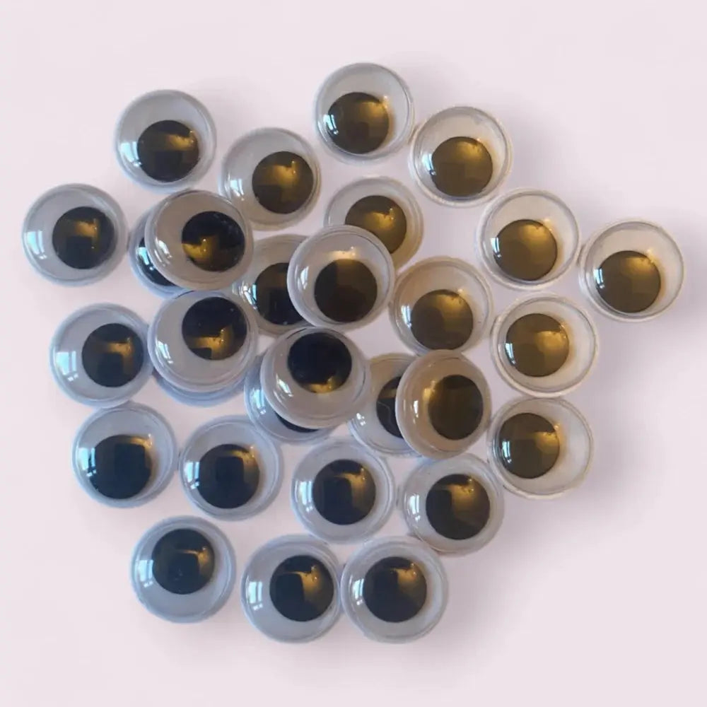 Pile of googly eyes.