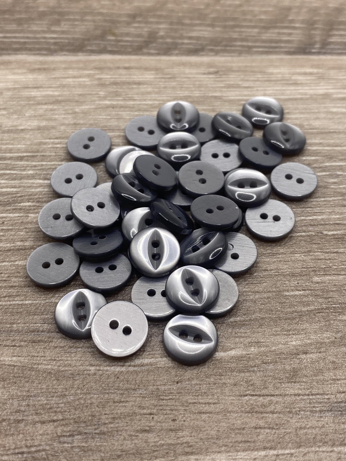 KnitForLess 100Pcs 11mm Fisheye Buttons Polyester Baby Cardigans Knitting Sewing Gray