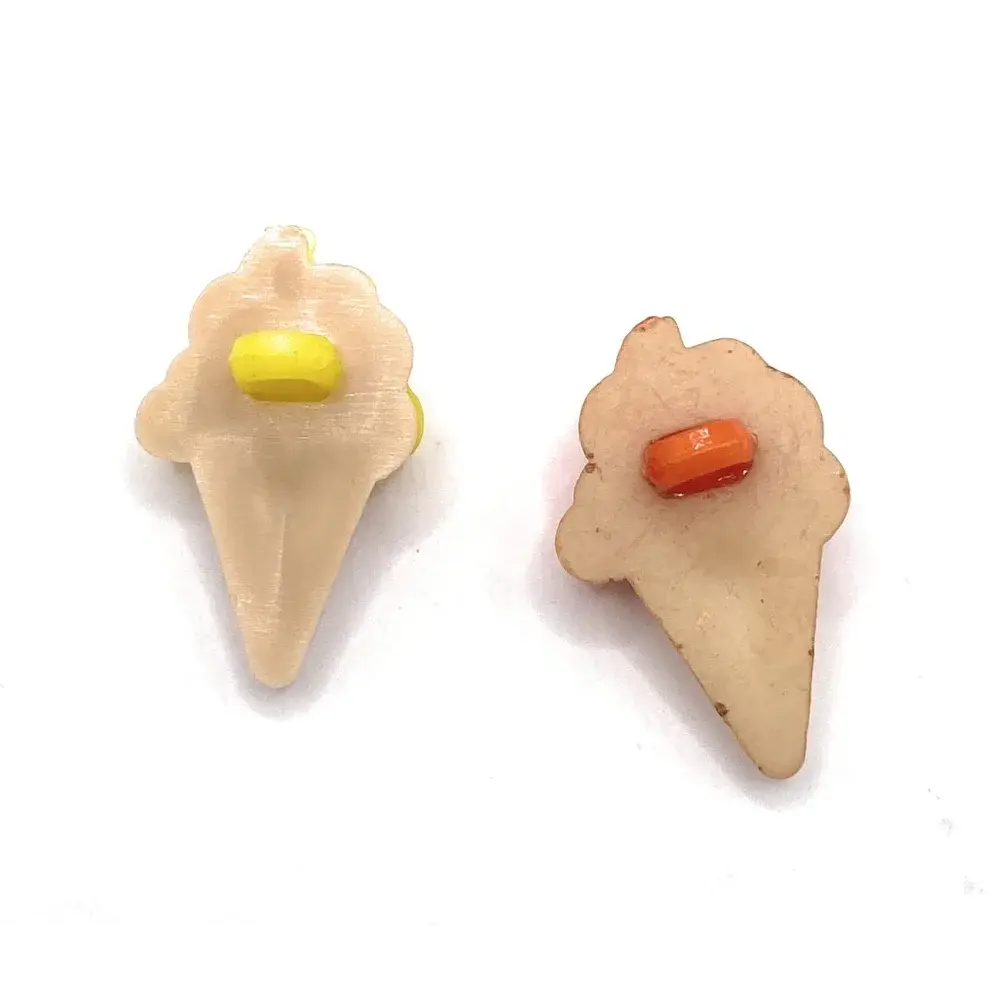 Two ice cream cone buttons.