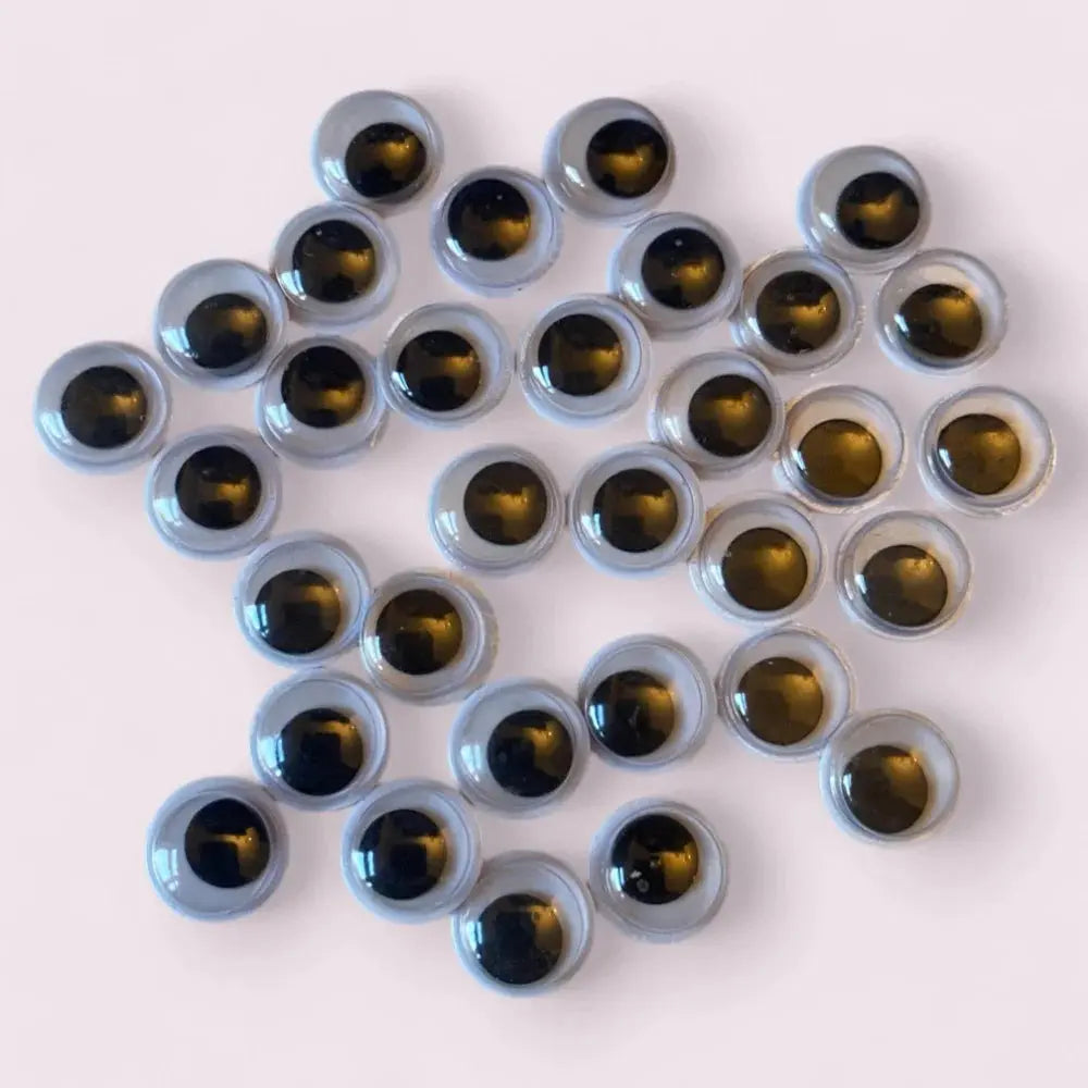Pile of googly eyes.