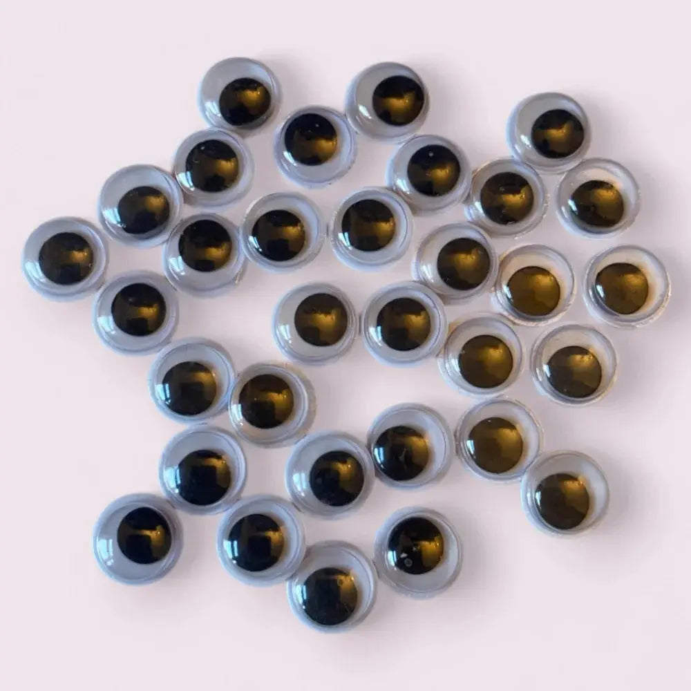 Pile of googly eyes.