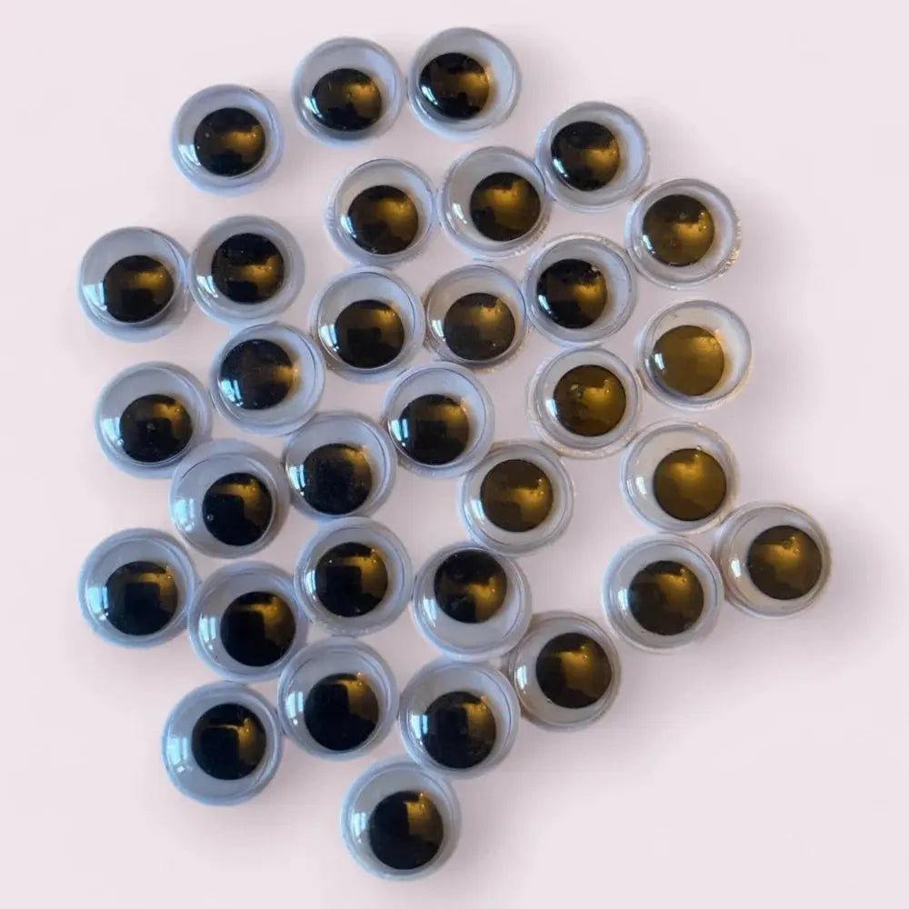 Pile of googly eyes.