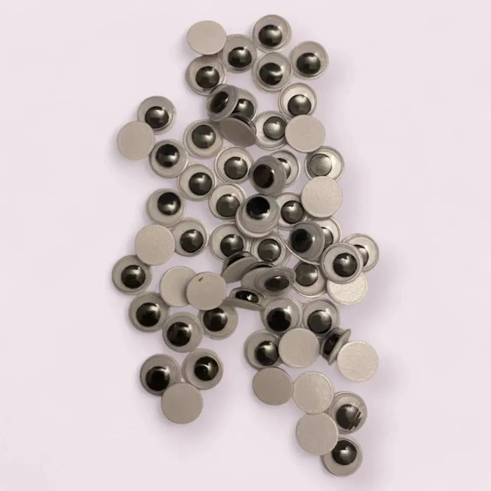 Pile of googly eyes.